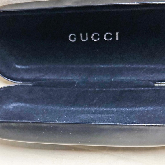 GUCCI GLASSES CASE, HARD-SIDED, VELVET INTERIOR, GUCCI NAME OUTSIDE AND INSIDE, - Picture 4 of 4